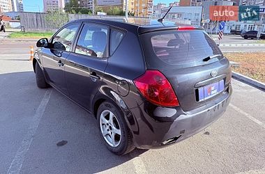 Хэтчбек Kia Ceed 2008 в Киеве