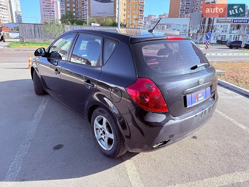 Хэтчбек Kia Ceed 2008 в Киеве