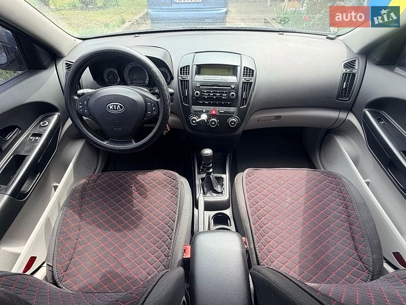 Хетчбек Kia Ceed 2007 в Дніпрі