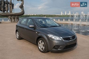 Универсал Kia Ceed 2010 в Киеве