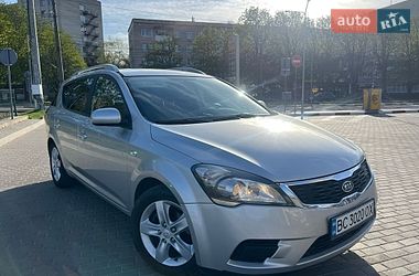 Универсал Kia Ceed 2010 в Ровно