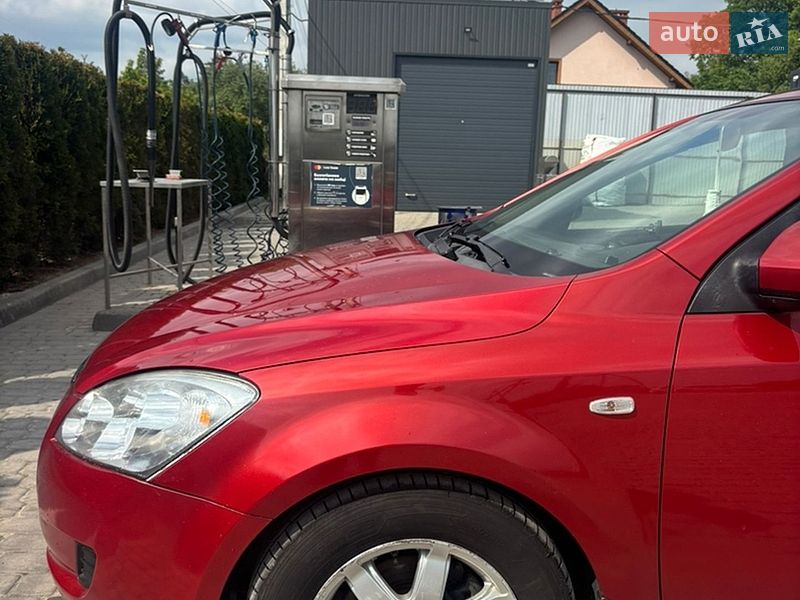 Хэтчбек Kia Ceed 2008 в Львове
