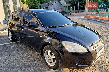 Хетчбек Kia Ceed 2008 в Ужгороді