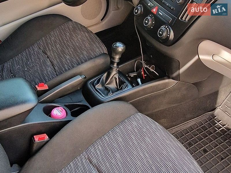 Хетчбек Kia Ceed 2008 в Ужгороді