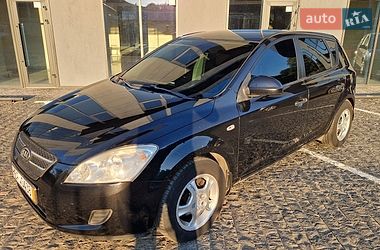 Хетчбек Kia Ceed 2008 в Ужгороді