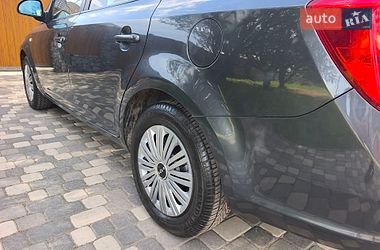 Универсал Kia Ceed 2010 в Полтаве