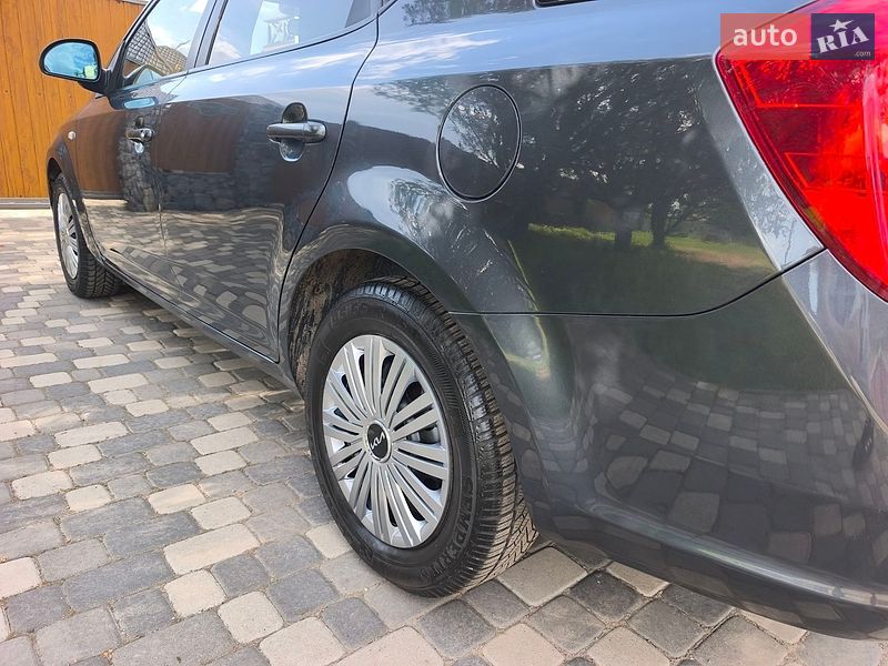 Универсал Kia Ceed 2010 в Полтаве