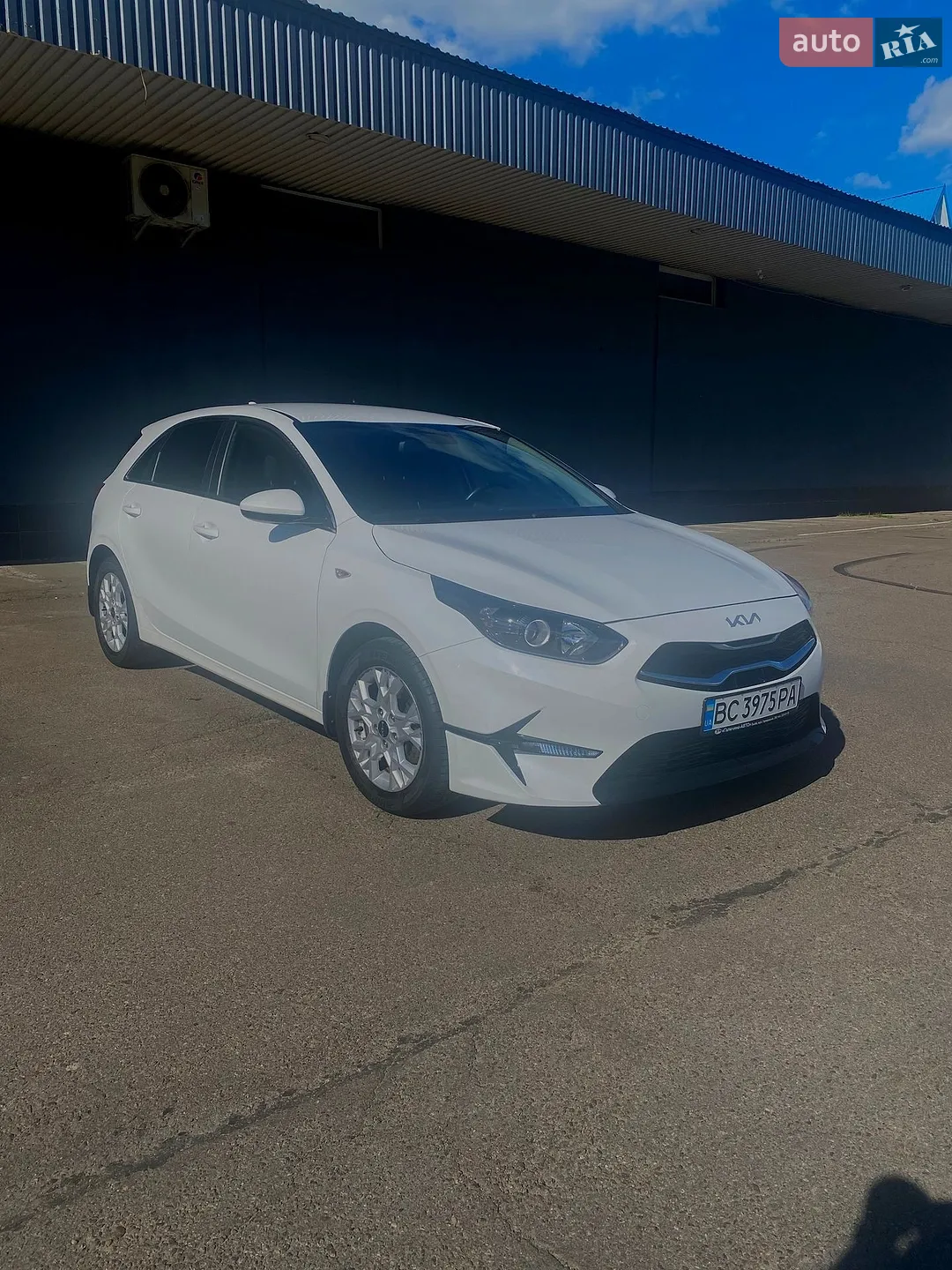 2022 Kia Cee'd - фото 1