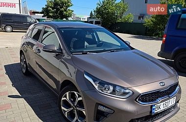 Хэтчбек Kia Ceed 2019 в Сарнах