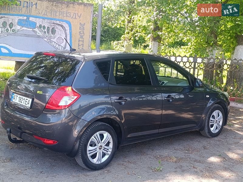 Хэтчбек Kia Ceed 2012 в Рогатине
