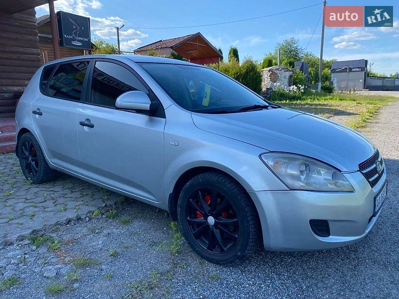 Хэтчбек Kia Ceed 2007 в Ярмолинцах