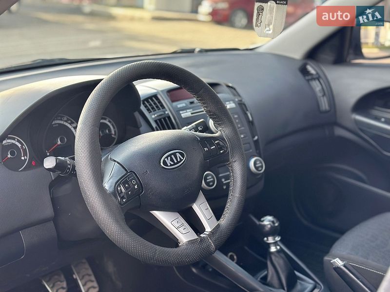 Универсал Kia Ceed 2010 в Хмельницком