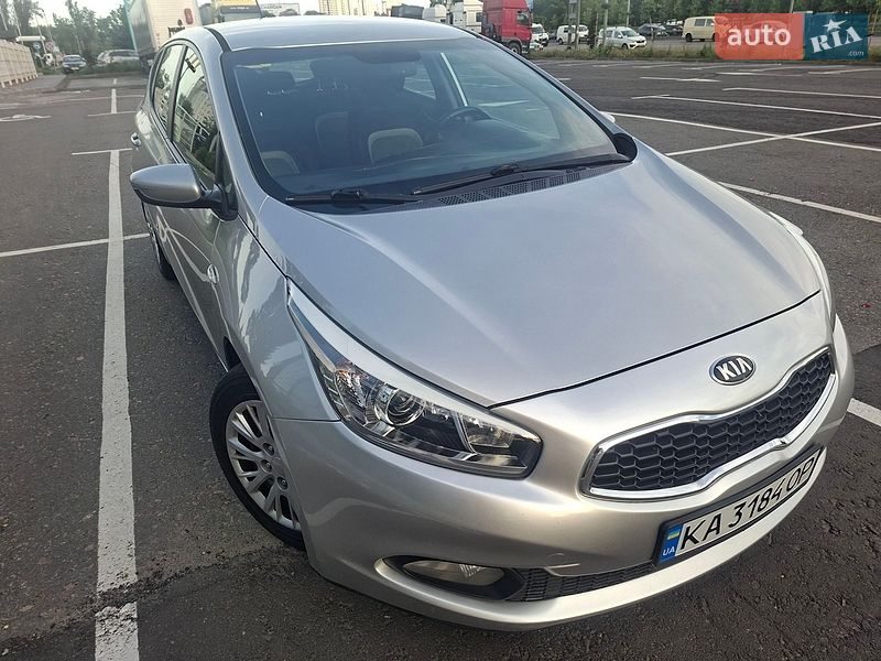 Хэтчбек Kia Ceed 2013 в Киеве