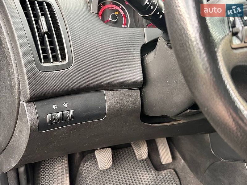 Хэтчбек Kia Ceed 2011 в Днепре
