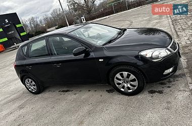 Хэтчбек Kia Ceed 2011 в Днепре