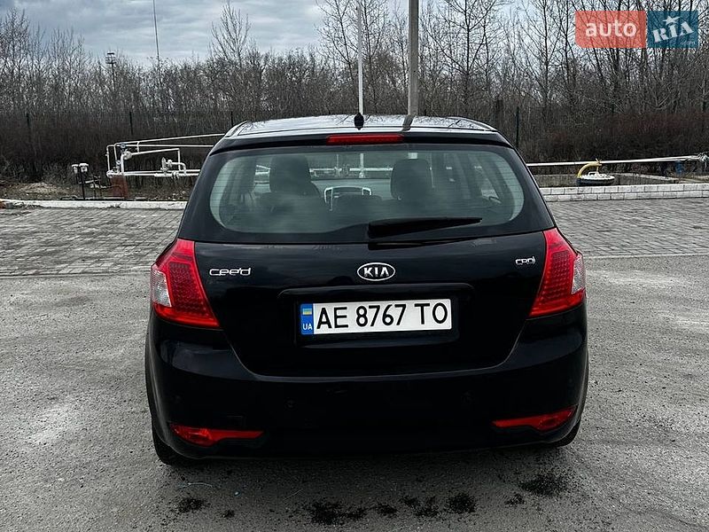 Хэтчбек Kia Ceed 2011 в Днепре