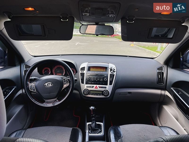 Хэтчбек Kia Ceed 2008 в Одессе
