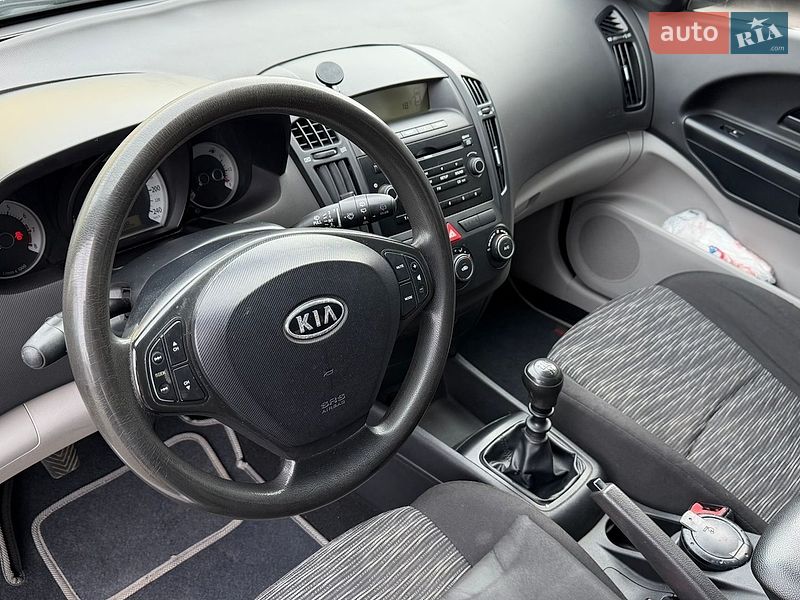 Хетчбек Kia Ceed 2008 в Києві