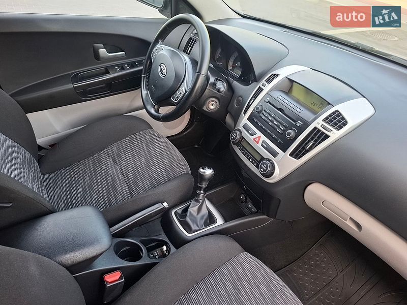 Універсал Kia Ceed 2009 в Луцьку