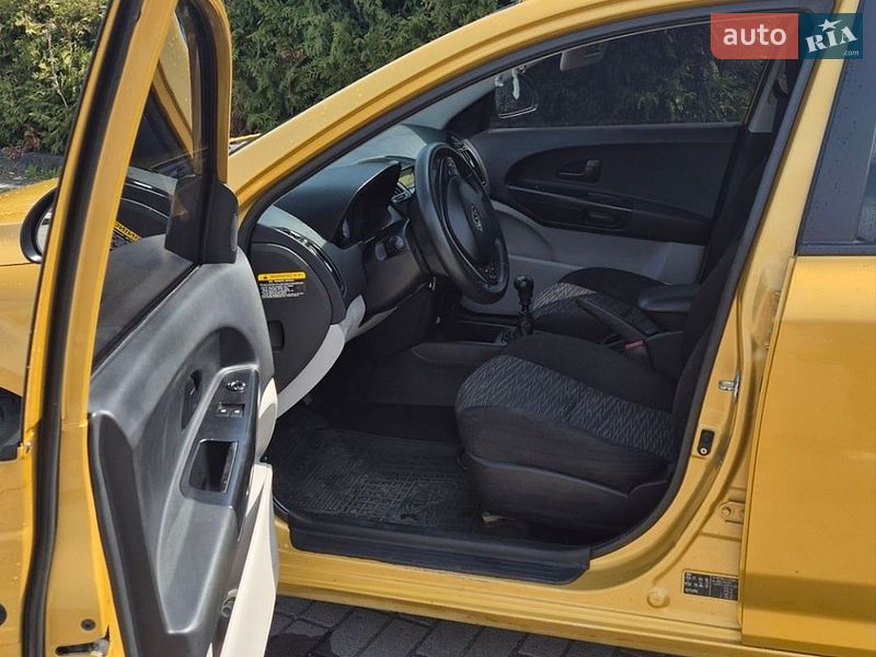 Хэтчбек Kia Ceed 2009 в Тячеве