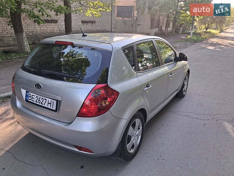 Хэтчбек Kia Ceed 2007 в Первомайске