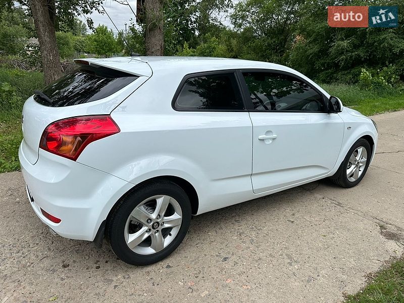 Хетчбек Kia Ceed 2008 в Полтаві