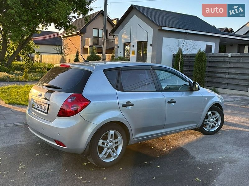 Хэтчбек Kia Ceed 2008 в Белогородке