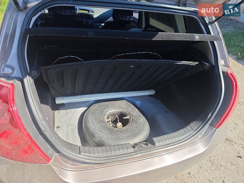Хэтчбек Kia Ceed 2008 в Кривом Роге