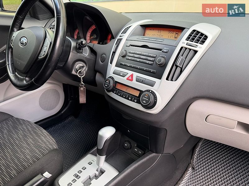 Хетчбек Kia Ceed 2008 в Харкові