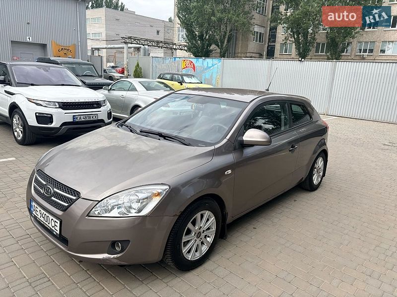 Хэтчбек Kia Ceed 2008 в Днепре