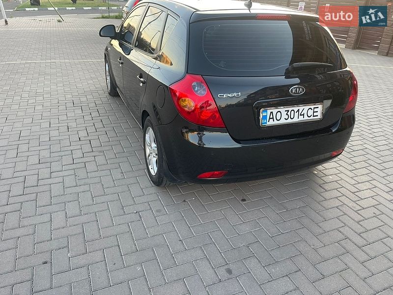 Хетчбек Kia Ceed 2007 в Ужгороді