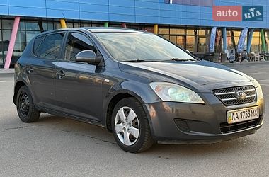 Хэтчбек Kia Ceed 2008 в Киеве фото Хэтчбек Kia Ceed 2008 в Киеве