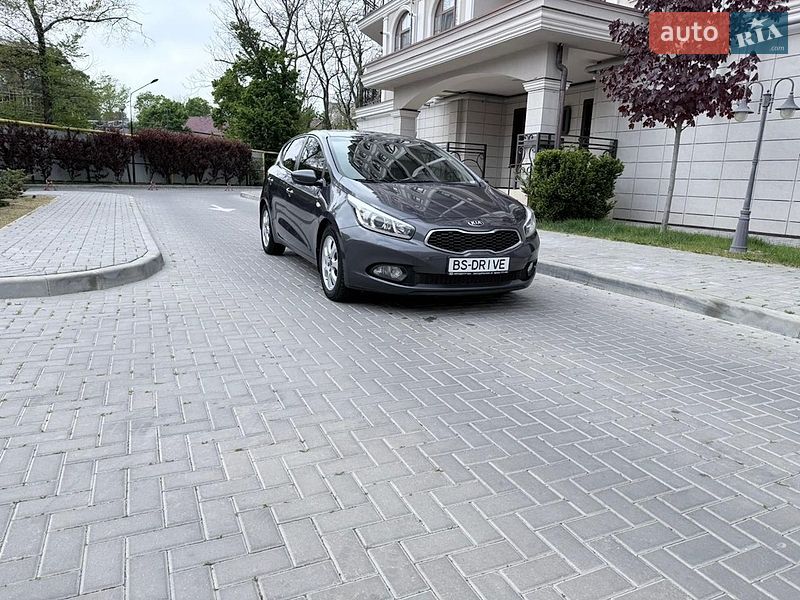 Хэтчбек Kia Ceed 2014 в Одессе