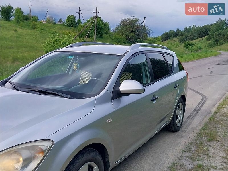 Универсал Kia Ceed 2009 в Ровно