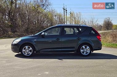Универсал Kia Ceed 2008 в Обухове