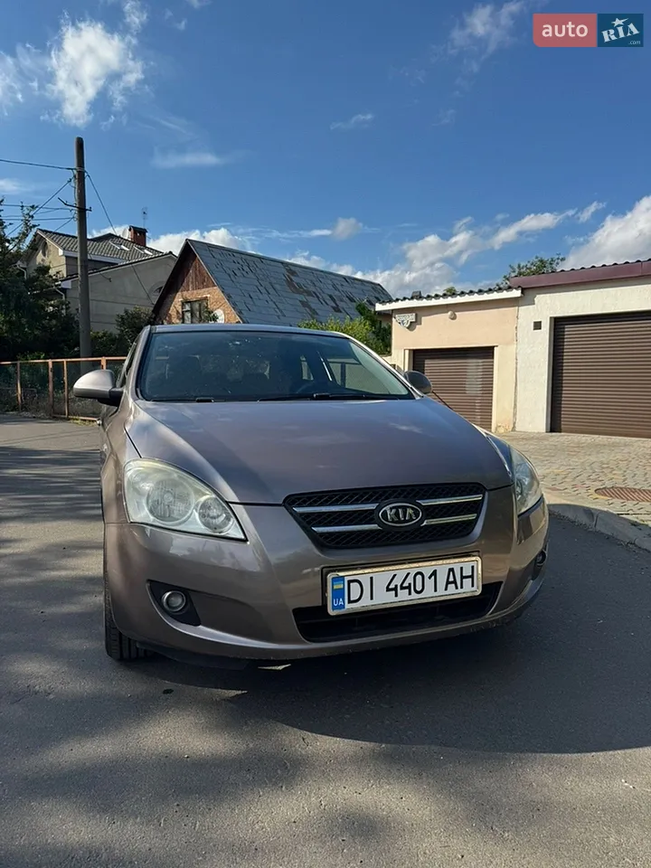 2010 Kia Cee'd - мініатюра 14