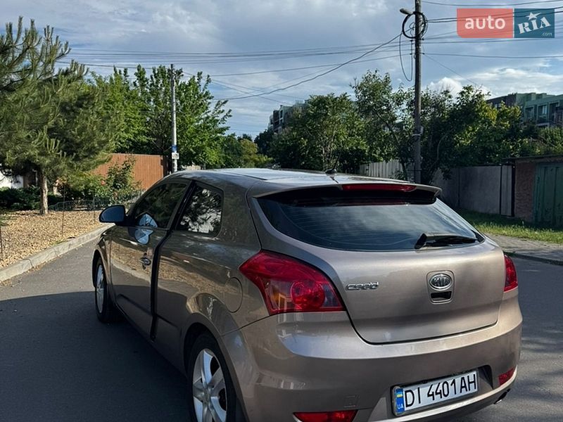 Хэтчбек Kia Ceed 2009 в Одессе
