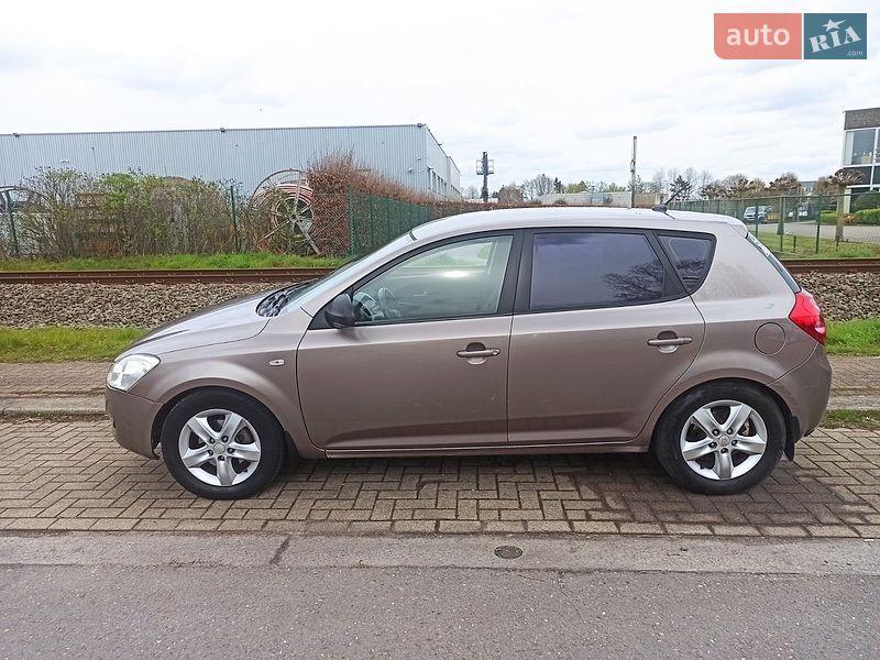 Хэтчбек Kia Ceed 2008 в Полтаве