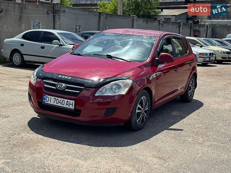 Хэтчбек Kia Ceed 2008 в Полтаве