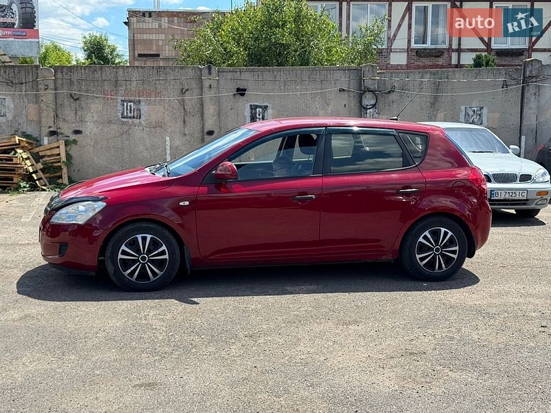 Хэтчбек Kia Ceed 2008 в Полтаве