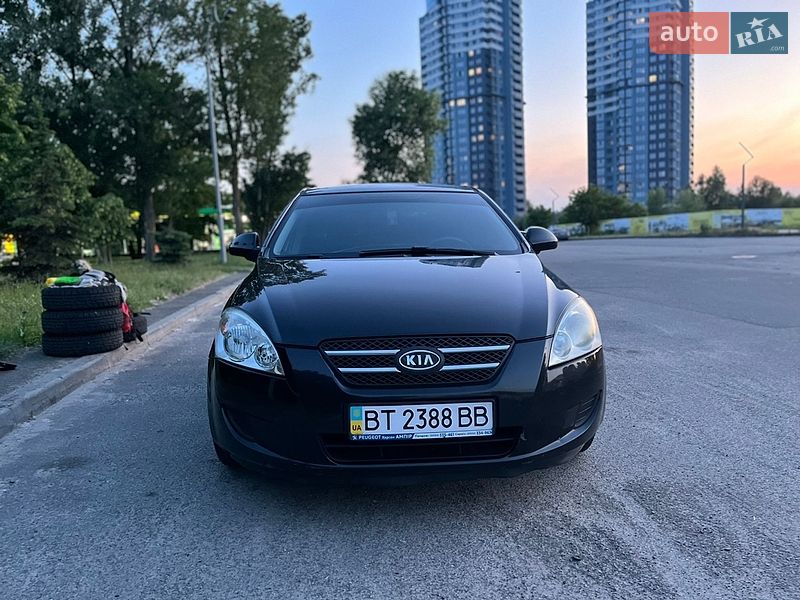 Хетчбек Kia Ceed 2008 в Києві