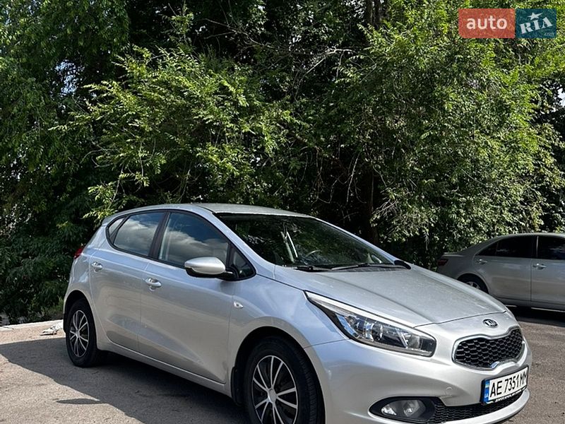 Хетчбек Kia Ceed 2012 в Запоріжжі