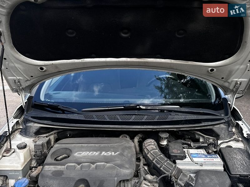Хетчбек Kia Ceed 2012 в Запоріжжі