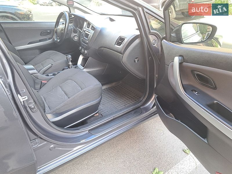 Хэтчбек Kia Ceed 2013 в Киеве