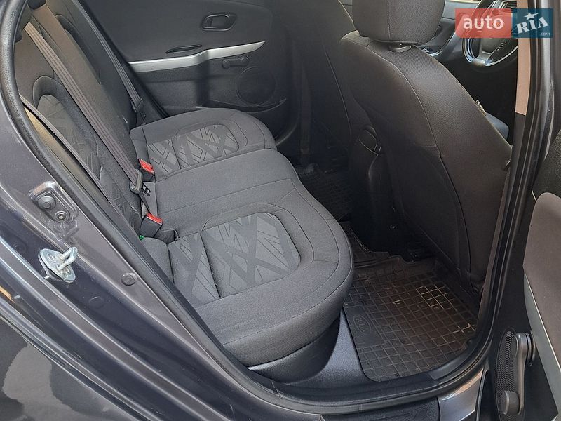Хэтчбек Kia Ceed 2013 в Киеве