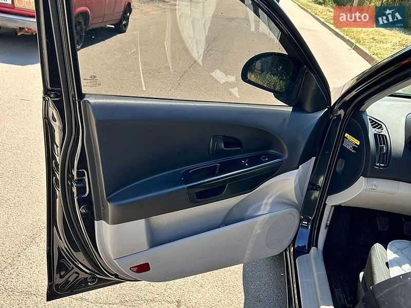 Хетчбек Kia Ceed 2007 в Кривому Розі фото 9 Хетчбек Kia Ceed 2007 в Кривому Розі