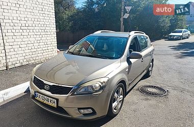 Універсал Kia Ceed 2011 в Харкові
