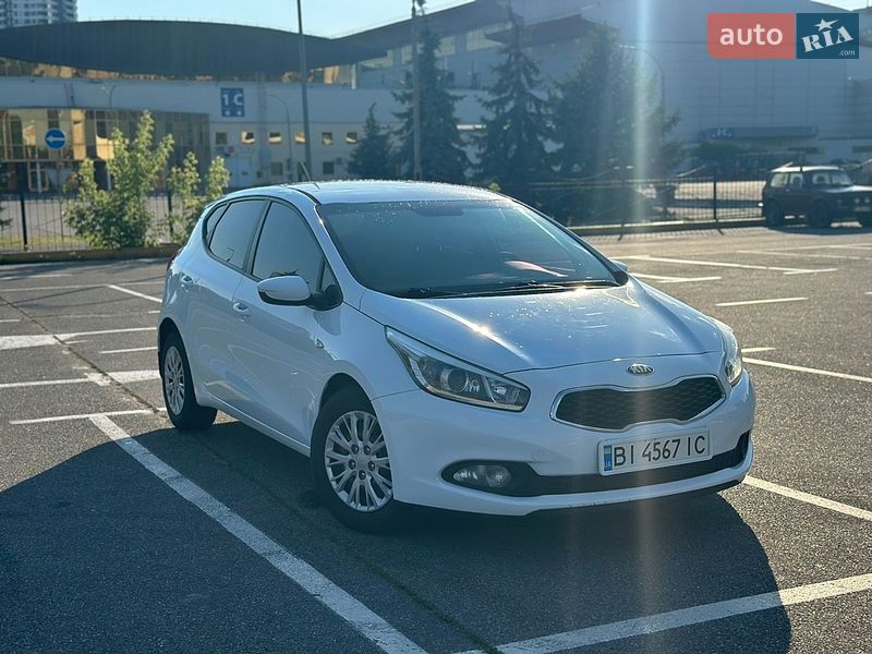 Хэтчбек Kia Ceed 2012 в Киеве