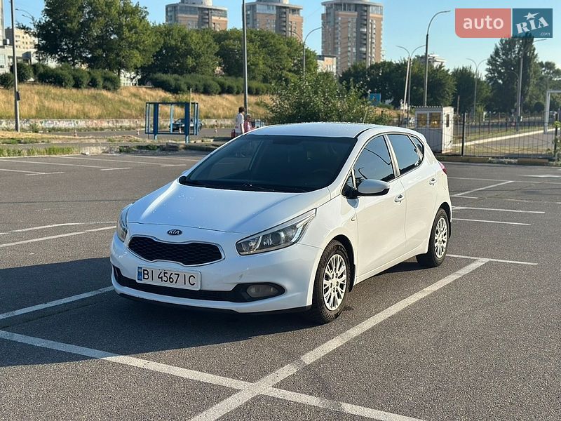 Хэтчбек Kia Ceed 2012 в Киеве