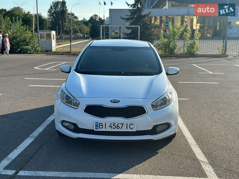 Хэтчбек Kia Ceed 2012 в Киеве